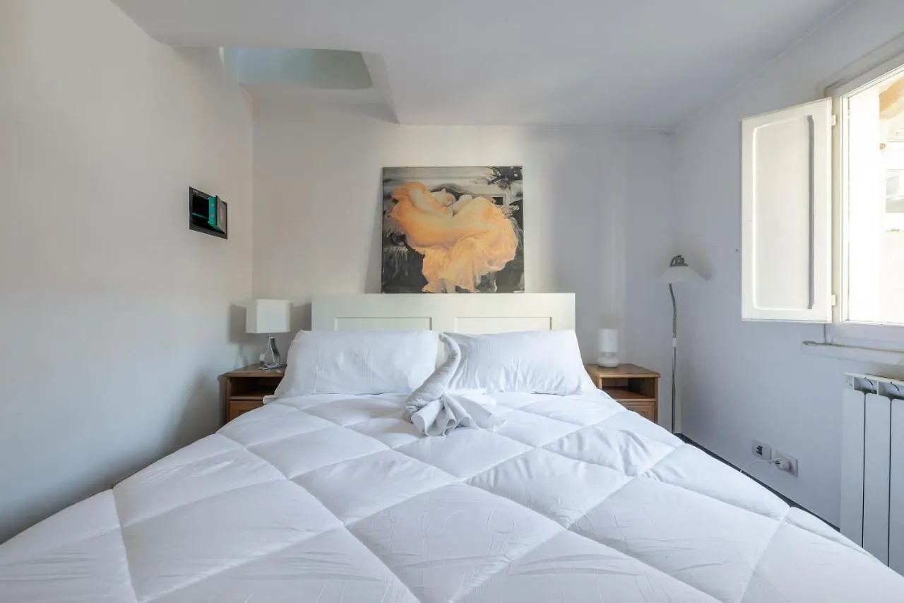 Apartment Loft In The Heart Of Rome, Steps To Spanish Steps