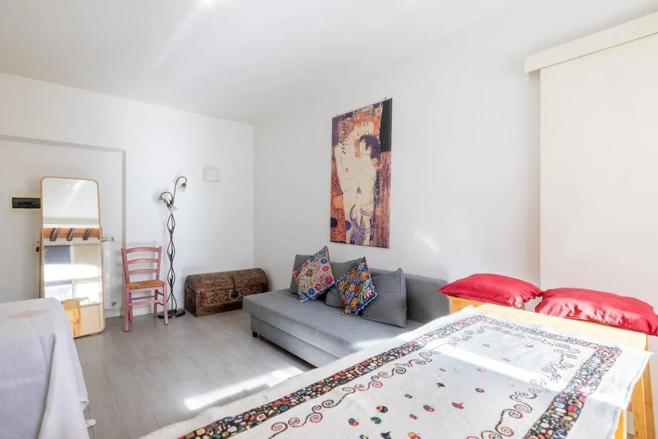 Loft In The Heart Of Rome, Steps To Spanish Steps Apartment
